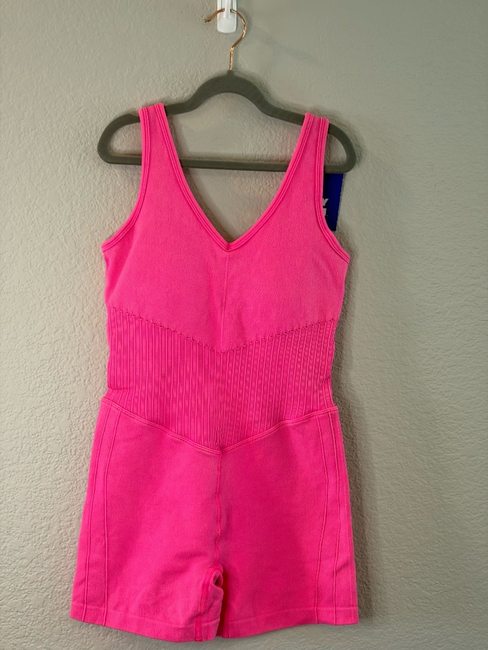 Joy Lab Sleeveless Solid Hot Pink Active wear suit Size Small